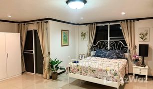 5 Bedrooms Townhouse for sale in Prawet, Bangkok Villa Nakarin 