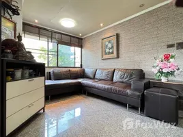 3 Habitación Departamento en venta en Saranjai Mansion, Khlong Toei