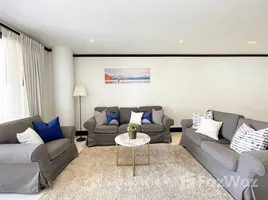 อพาร์ทเม้นท์ 2 ห้องนอน ให้เช่า ในโครงการ พีอาร์ คอร์ท, คลองตันเหนือ