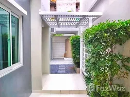 วิลล่า 3 ห้องนอน ให้เช่า ในโครงการ เดอะ วิลเลจ บางนา, บางนา, บางนา