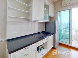 1 спален Кондо на продажу в Ivy Sathorn 10, Si Lom