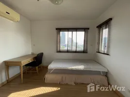 3 Bedroom Condo for rent at P.W.T Mansion, Khlong Toei, Khlong Toei