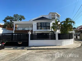 4 Habitación Casa en venta en Santo Domingo, Santo Domingo Este, Santo Domingo