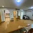 2 Habitación Departamento en alquiler en Baan Suksan, Khlong Toei Nuea