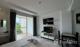 Квартира, Студия на продажу в Раваи, Пхукет Phuket Seaview Resotel