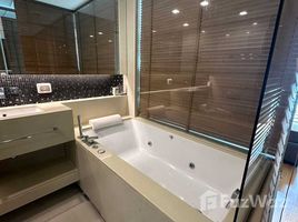 1 спален Квартира в аренду в The Address Sathorn, Si Lom