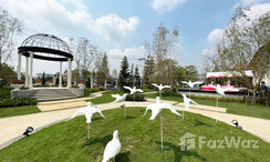 写真 2 of the 共同庭園エリア at Golden Town Future-Rangsit