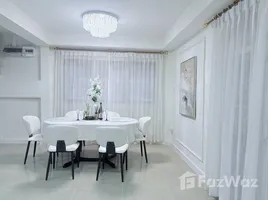 6 Schlafzimmer Haus zu vermieten in Huai Khwang, Bangkok, Huai Khwang, Huai Khwang, Bangkok