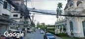 Vista de la calle of Baan Klang Muang The Royal Monaco