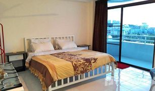 Кондо, 2 спальни на продажу в Nong Prue, Паттая Center Condotel