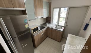 Квартира, 2 спальни на продажу в Chong Nonsi, Бангкок Baan C.K. Apartment