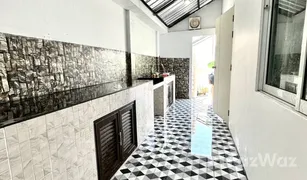 2 Bedrooms Townhouse for sale in Nong Tamlueng, Pattaya Praphassorn Ville