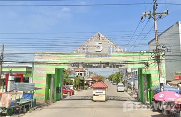 Baan Thanya Phuek Suwinthawong in Nong Chok, Chachoengsao