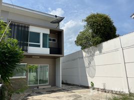 3 Bedroom Townhouse for sale at INDY Prachauthit 90 (3), Nai Khlong Bang Pla Kot, Phra Samut Chedi, Samut Prakan