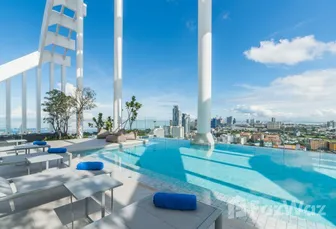 Фото 2 of the สระว่ายน้ำ at Arbour Hotel & Residence