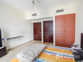 1 спален Квартира на продажу в Lakeside Residence, Lake Almas East