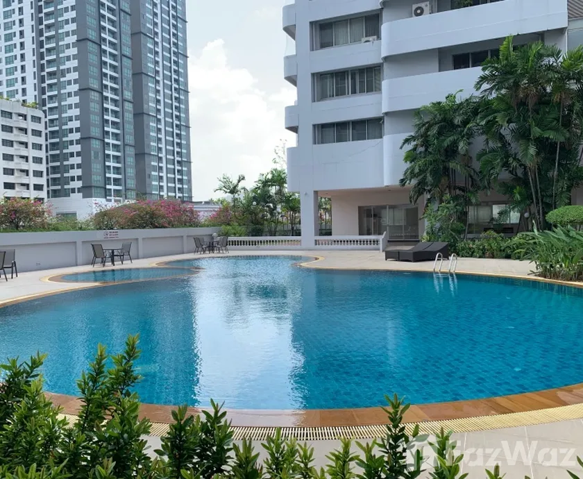 3 Bedroom Condo for Rent at D.S. Tower 1 Sukhumvit 33 for ฿80,000/mo