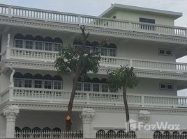 佛统 Lam Phaya 4 Storey Luxury House in Lam Phaya for Sale 5 卧室 屋 售 