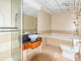 2 спален Квартира на продажу в Park Tower B, Park Towers