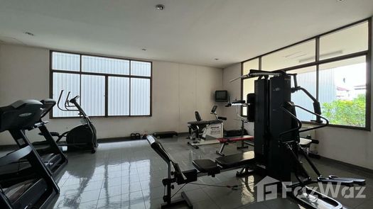 Fotos 1 of the Fitnessstudio at Sriratana Mansion 2