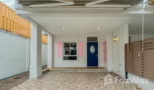 3 Bedrooms Townhouse for sale in Wat Tha Phra, Bangkok Chuan Chuen Charan 3