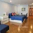 Studio Condo for rent at Sukhumvit Suite, Khlong Toei Nuea