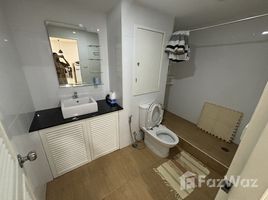 1 спален Кондо в аренду в Supalai Place, Khlong Tan Nuea