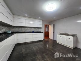 3 спален Кондо на продажу в Oriental Towers, Khlong Tan Nuea