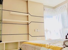 2 Bedroom Apartment for sale at The Parkland Grand Asoke-Phetchaburi, Bang Kapi, Huai Khwang