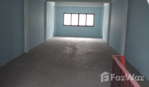 Таунхаус, 4 спальни на продажу в Sai Ma, Нонтабури Baan Suetrong