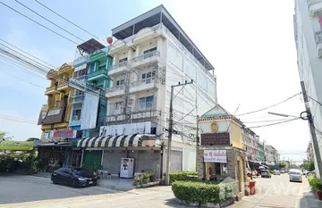 Maruaythanee Muangmai in คลองสามประเวศ, Bangkok