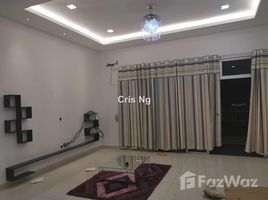 4 Bedrooms Apartment for sale in Bayan Lepas, Penang Teluk Kumbar