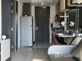 1 chambre Condominium à louer à , Khlong Toei Nuea