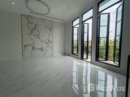 4 спален Дом на продажу в Maison Blanche, Phra Khanong Nuea