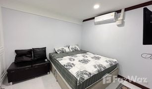 2 Schlafzimmern Wohnung zu verkaufen in Khlong Toei Nuea, Bangkok 15 Suite