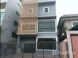 400 m2 Office for rent in FazWaz.jp, Phra Khanong Nuea, ワトタナ, バンコク, タイ