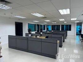 300 m² Office for rent at Ayothaya Tower, Huai Khwang, Huai Khwang