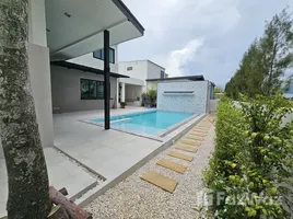 4 Schlafzimmer Villa zu vermieten im Nimman Phuket, Ratsada