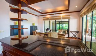 3 Schlafzimmern Villa zu verkaufen in Rawai, Phuket Nai Harn Baan Bua