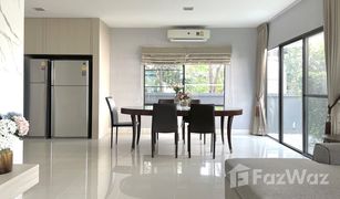 Дом, 4 спальни на продажу в Dokmai, Бангкок Manthana Onnut-Wongwaen 3
