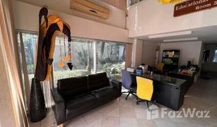 8 Schlafzimmern Büro zu verkaufen in Khlong San, Bangkok 