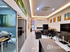 65 ตรม. Office for rent at สาทร เฮ้าส์, สีลม, บางรัก, กรุงเทพมหานคร