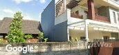 Vue de la rue of V House Bali
