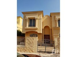 4 chambre Villa à vendre à Royal Meadows., Sheikh Zayed Compounds, Sheikh Zayed City