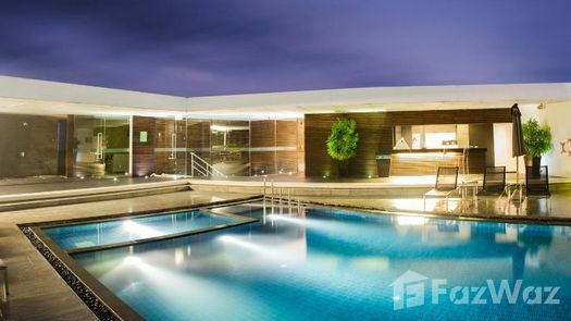 写真 1 of the Communal Pool at Oakwood Residence Thonglor