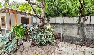 N/A Retail space for sale in Sam Sen Nai, Bangkok 