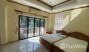Квартира, 3 спальни на продажу в Khlong Toei Nuea, Бангкок El Patio
