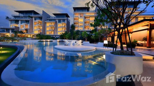 Photos 1 of the Communal Pool at Heights Condo By Sunplay