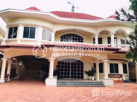 15 chambre Villa for rent in Phnom Penh, Tuol Svay Prey Ti Muoy, Chamkar Mon, Phnom Penh