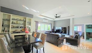 4 Schlafzimmern Villa zu verkaufen in Nong Prue, Pattaya Central Park Hillside Village